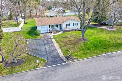 8 Hope Valley Drive, East Windsor Township, NJ 08512 - Photo 2