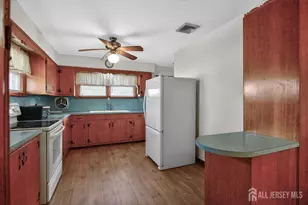 595 Jacques St, Perth Amboy, NJ 08861 - Photo 4