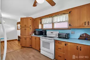 595 Jacques St, Perth Amboy, NJ 08861 - Photo 6