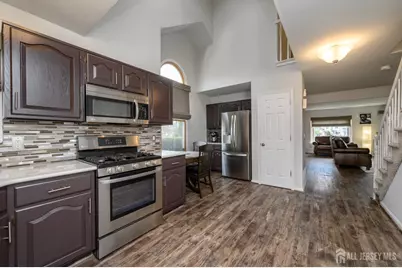 675 Raritan Road #24, Clark Township, NJ 07066 - Photo 6