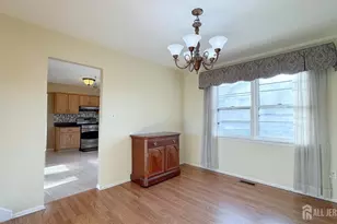 9 Stratford Cir, Edison, NJ 08820 - Photo 6