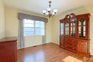 9 Stratford Cir, Edison, NJ 08820 - Photo 16