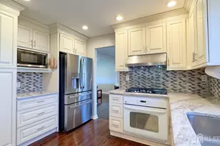 13 Lucille Ct, Edison, NJ 08820 - Photo 6