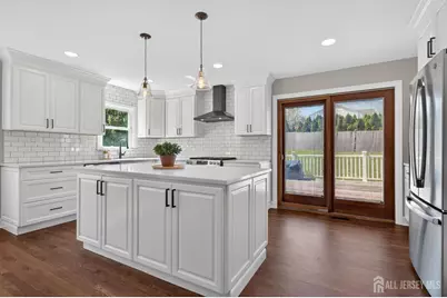 8 Starodub Drive, Milltown, NJ 08850 - Photo 4