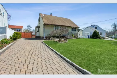 33 Adams St Street, Iselin, NJ 08830 - Photo 2