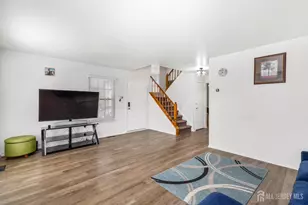 43 Lantern Ln, Sayreville, NJ 08872 - Photo 4