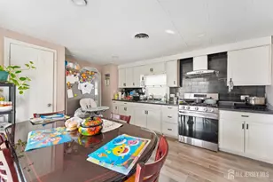 24 Whitman Rd, North Brunswick Township, NJ 08902 - Photo 10