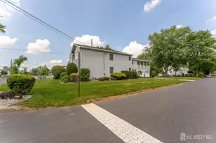 932 Beatrice Pkwy, Edison, NJ 08820 - Photo 38