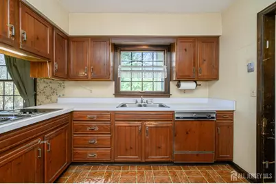 105 Morning Glory Road, Warren Township, NJ 07059 - Photo 10