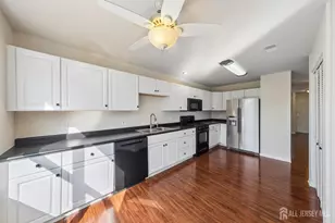 304 Heskers Ct, South Brunswick Township, NJ 08852 - Photo 6