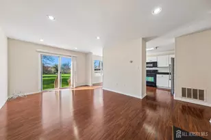 304 Heskers Ct, South Brunswick Township, NJ 08852 - Photo 4