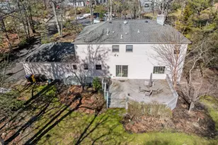 14 Crommelin Ct, East Brunswick Township, NJ 08816 - Photo 2