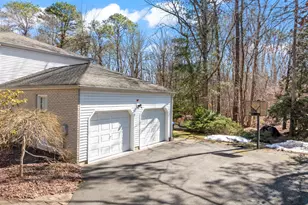 14 Crommelin Ct, East Brunswick Township, NJ 08816 - Photo 4
