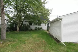 11 Eisenhower Dr, Sayreville, NJ 08872 - Photo 24
