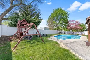 19 Tulip Dr, Old Bridge Township, NJ 08857 - Photo 42