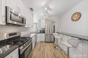 2706 Lighthouse Ln, Sayreville, NJ 08859 - Photo 2