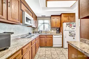 312 Sharon Way, Monroe Township, NJ 08831 - Photo 12