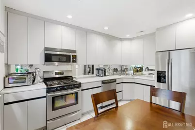 38 Carriage Place, Edison, NJ 08820 - Photo 12