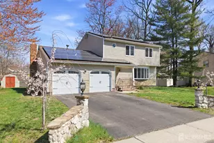 16 McKinley St, Edison, NJ 08820 - Photo 2