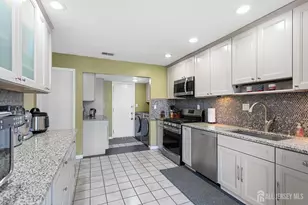 524 Westgate Dr, Edison, NJ 08820 - Photo 10