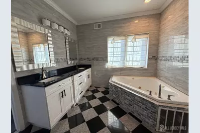 618 Lee Street, Perth Amboy, NJ 08861 - Photo 10