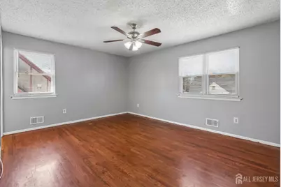577 Berlant Avenue, Roselle, NJ 07203 - Photo 16