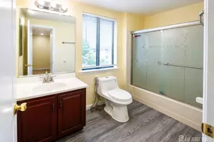 101 Hampshire Dr, Plainsboro Township, NJ 08536 - Photo 10
