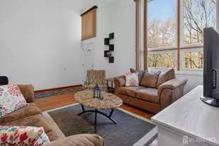 145 Harbinson Pl, East Windsor Township, NJ 08520 - Photo 6