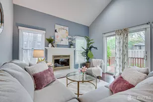138 Oakmont Ct, Edison, NJ 08820 - Photo 10