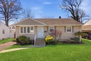 246 E Henry Pl E, Iselin, NJ 08830 - Photo 2