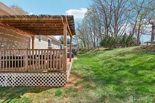 37 Merker Dr, Edison, NJ 08837 - Photo 24