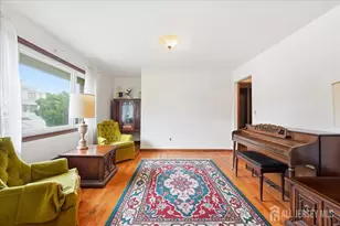 131 Maple Pl, South Plainfield, NJ 07080 - Photo 4