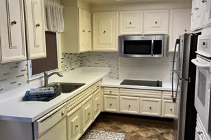 107 Hanover Ln, Monroe Township, NJ 08831 - Photo 10