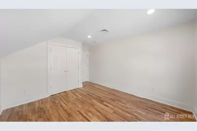 [Address not provided], Middlesex, NJ 08846 - Photo 14