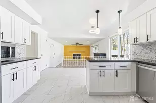 7 Oberlin Ct, Edison, NJ 08820 - Photo 14