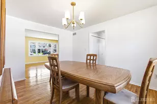 7 Oberlin Ct, Edison, NJ 08820 - Photo 10