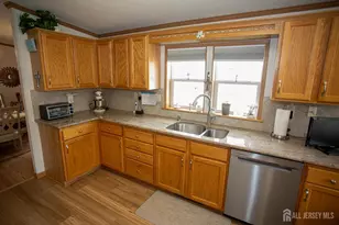 19 Sheryl Ct, Spotswood, NJ 08884 - Photo 14