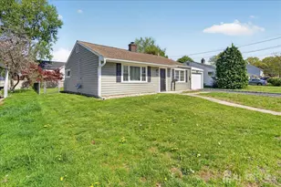 13 Comstock Rd, Edison, NJ 08817 - Photo 2