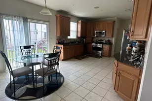 25 Eddington Ln, Monroe Township, NJ 08831 - Photo 2