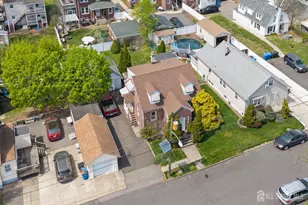 35 Melbourne Ct, Woodbridge Township, NJ 07095 - Photo 6