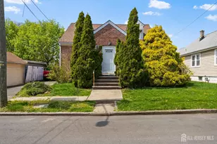 35 Melbourne Ct, Woodbridge Township, NJ 07095 - Photo 2