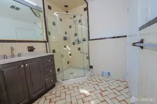 1308 Merrywood Dr, Edison, NJ 08817 - Photo 50