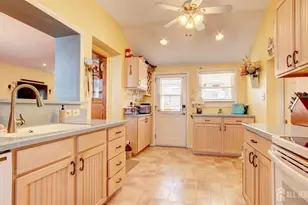 36 Willow St, Sayreville, NJ 08879 - Photo 4
