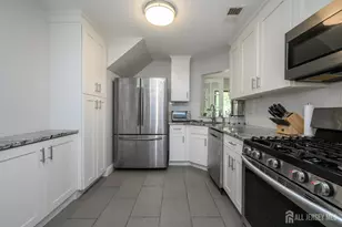 2302 Bayhead Dr, Sayreville, NJ 08859 - Photo 4