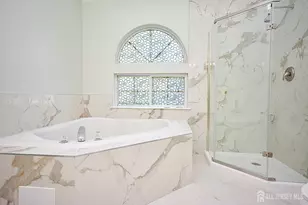24 Straton Ct, Sayreville, NJ 08859 - Photo 10