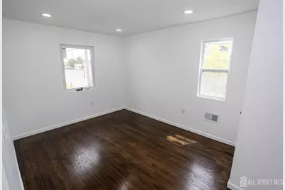 25 Menlo Avenue, Menlo Park Terrace, NJ 08840 - Photo 28