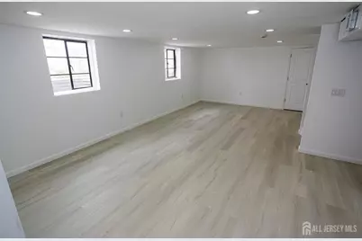 25 Menlo Avenue, Menlo Park Terrace, NJ 08840 - Photo 34