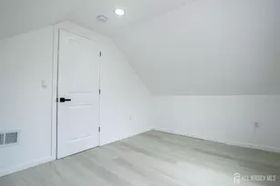 25 Menlo Ave, Menlo Park Terrace, NJ 08840 - Photo 46