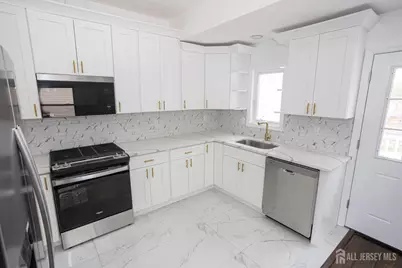 25 Menlo Avenue, Menlo Park Terrace, NJ 08840 - Photo 16