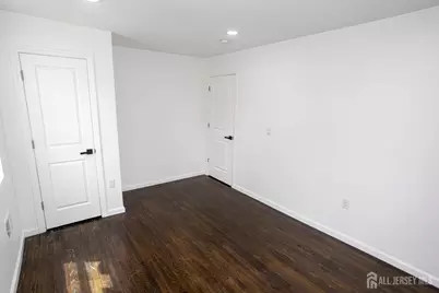 25 Menlo Avenue, Menlo Park Terrace, NJ 08840 - Photo 30